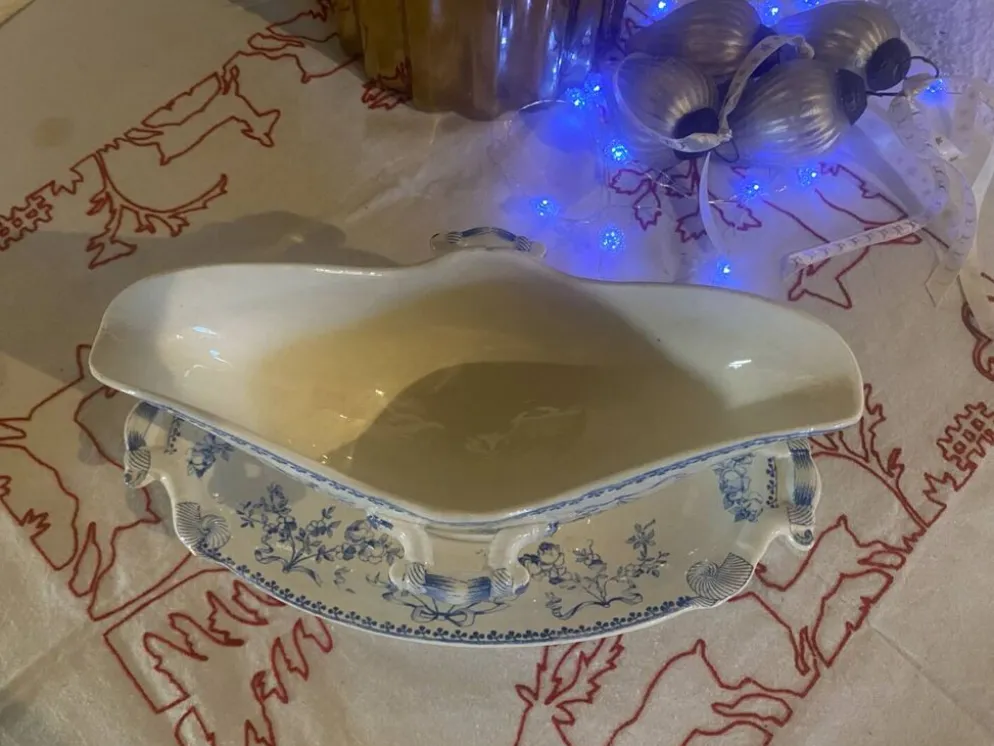 Saucière en faïence modèle Mozart estampillée Sarreguemines