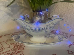 Saucière en faïence modèle Mozart estampillée Sarreguemines