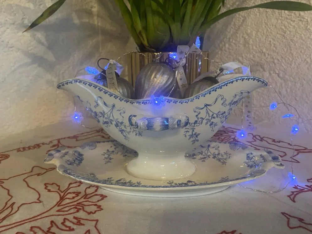 Saucière en faïence modèle Mozart estampillée Sarreguemines