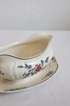 Saucière en faïence vintage 