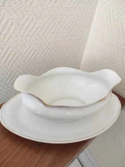 Saucière en porcelaine