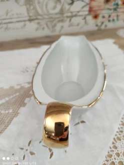 Saucière en porcelaine blanche evor france frise croisillons dorés
