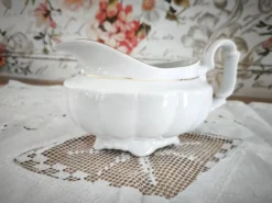 Saucière en porcelaine Manufacture blanche double filet or peint à la main