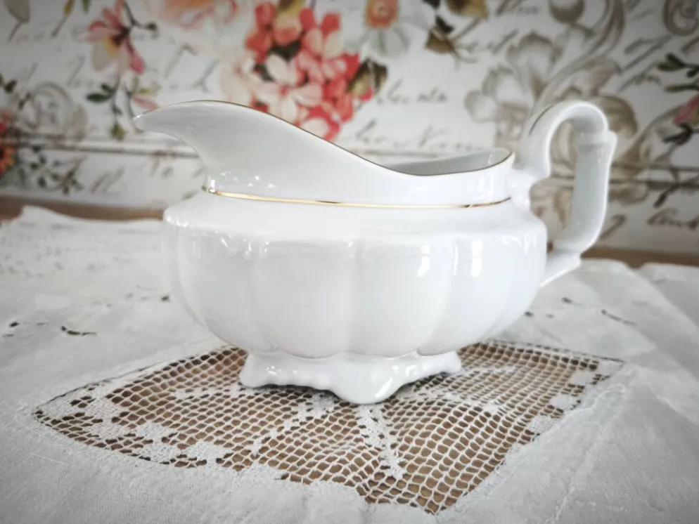 Saucière en porcelaine Manufacture blanche double filet or peint à la main