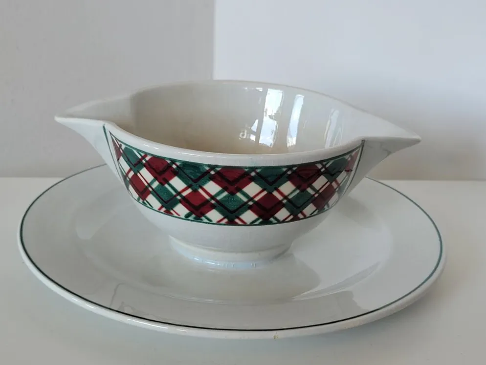 Saucière en porcelaine opaque décor carreaux