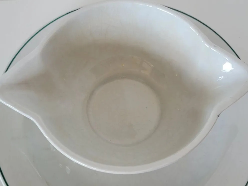 Saucière en porcelaine opaque décor carreaux