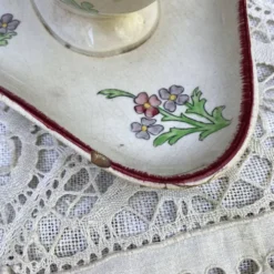 Saucière en terer de fer polychrome 