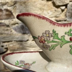 Saucière en terer de fer polychrome 