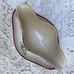 Saucière en terer de fer polychrome 