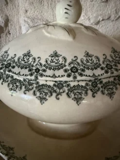 Saucière en terre de fer H.Boulenger