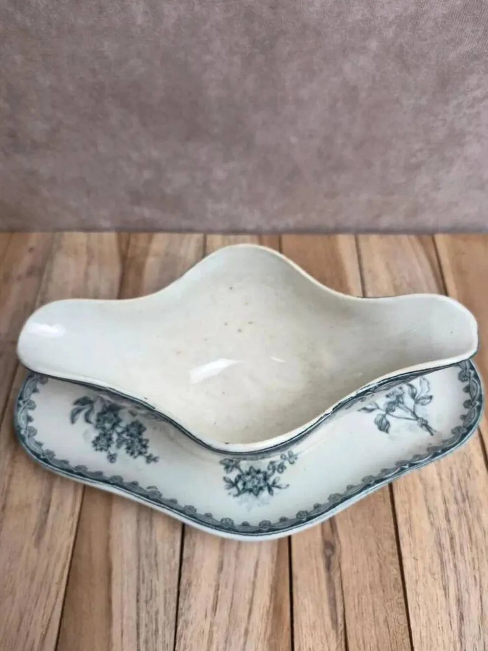 Saucière en terre de fer Saint-Amandinoise modèle Margot – décor bleu ancien