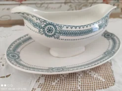 Saucière en terre de fer sarreguemines modèle carina décor frise bleue