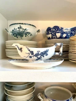 Saucière en terre de fer, service "Carmen"