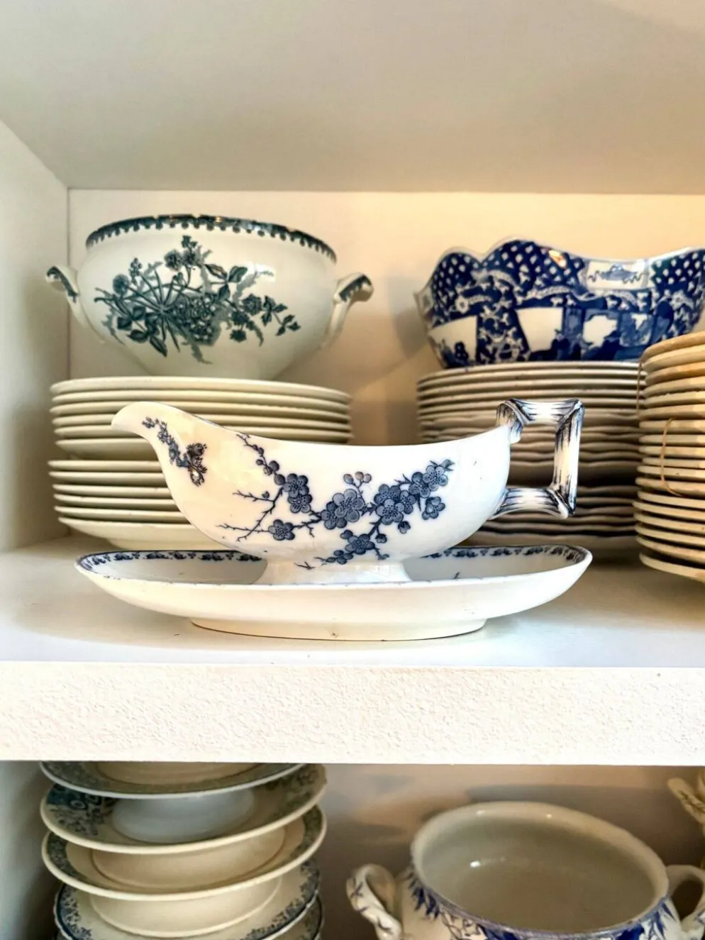 Saucière en terre de fer, service "Carmen"