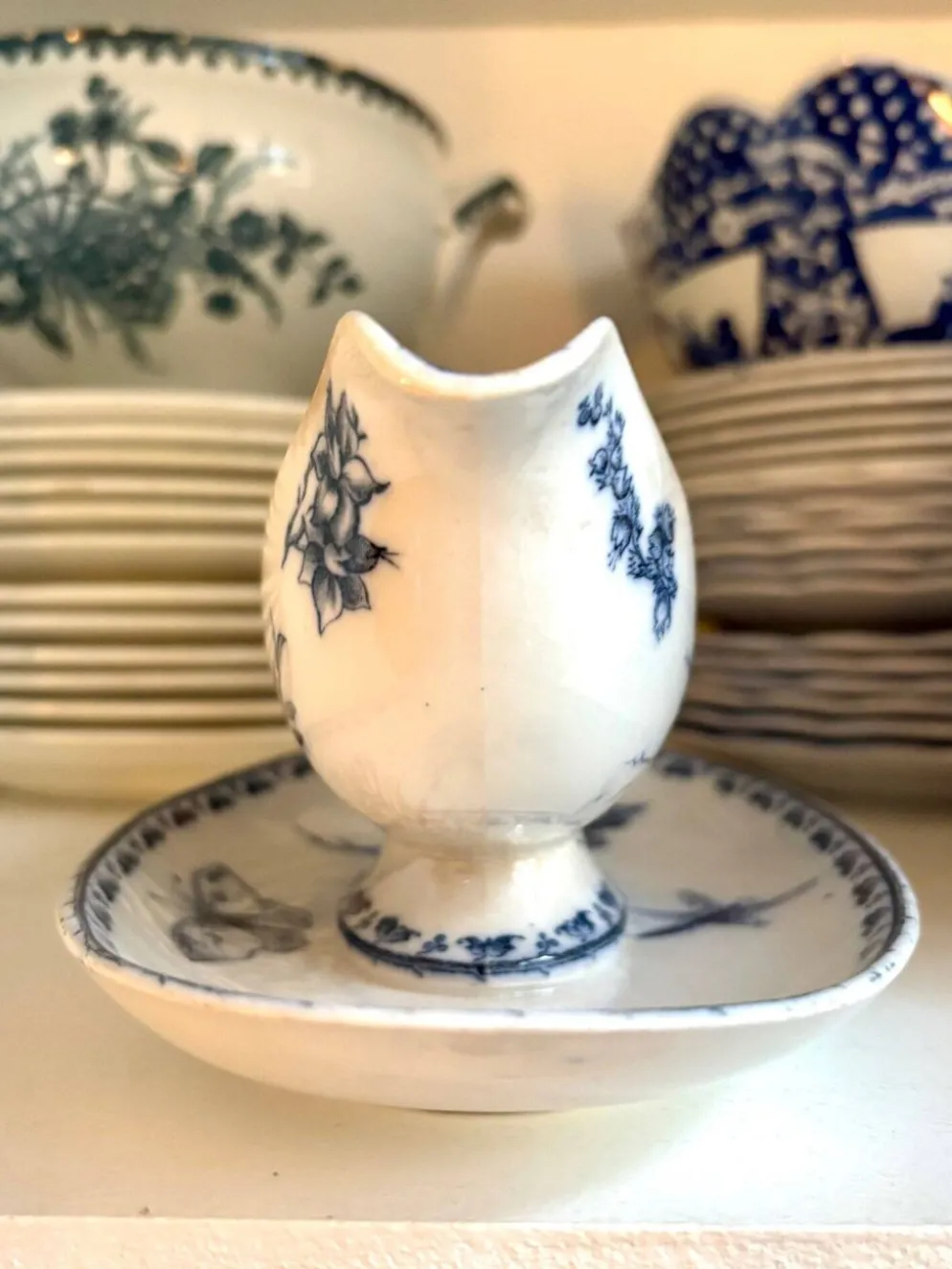 Saucière en terre de fer, service "Carmen"