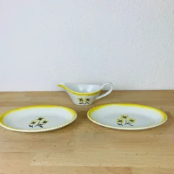 Saucière et deux raviers en faïence vintage