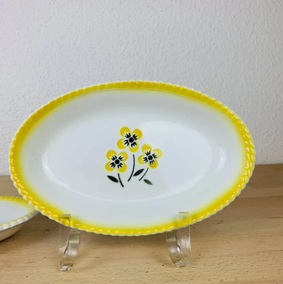 Saucière et deux raviers en faïence vintage