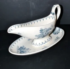 Saucière Flore ancienne en faïence opaque Sarreguemines Utschneider