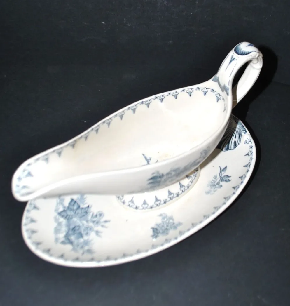 Saucière Flore ancienne en faïence opaque Sarreguemines Utschneider