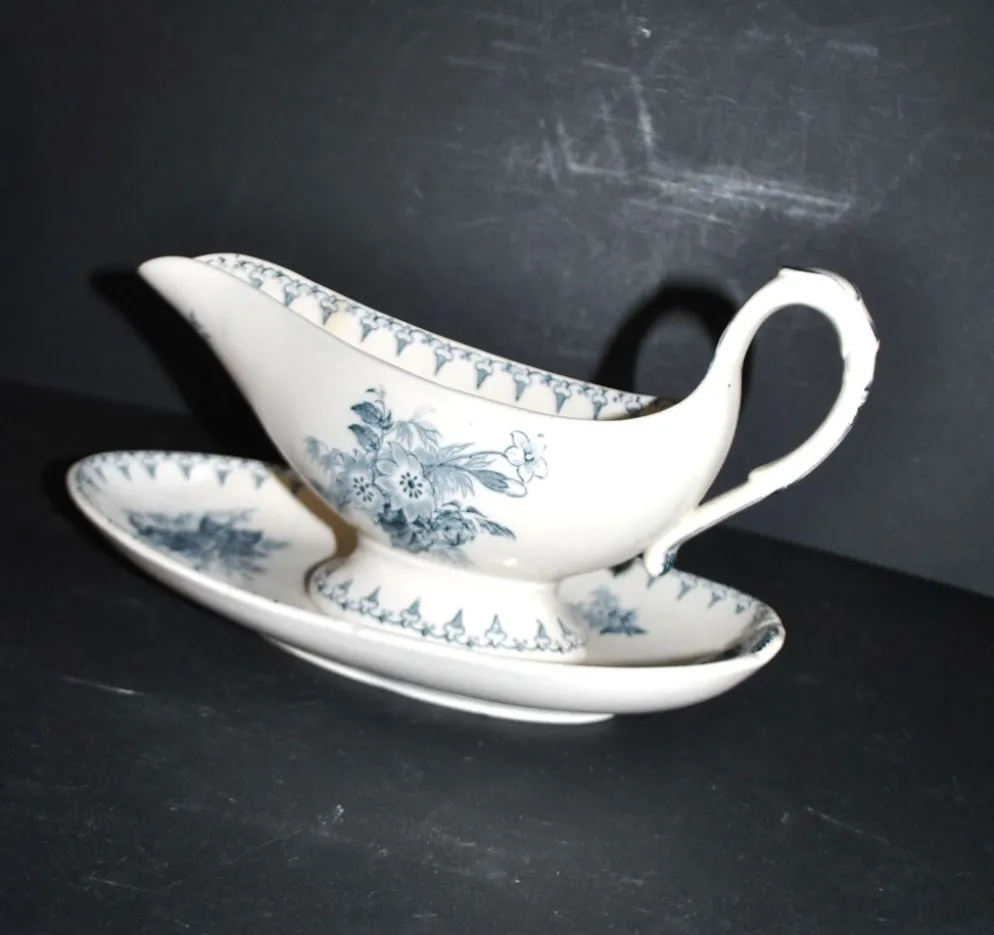 Saucière Flore ancienne en faïence opaque Sarreguemines Utschneider