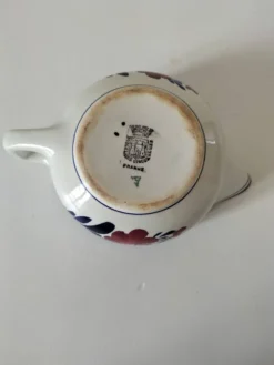 Saucière Gien ancienne – décor floral rouge & bleu – porcelaine opaque