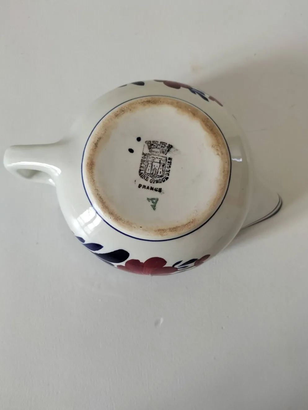 Saucière Gien ancienne – décor floral rouge & bleu – porcelaine opaque