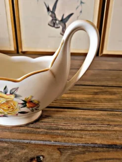Saucière Gien Gardanne, roses couleur jaune, faïence vintage française