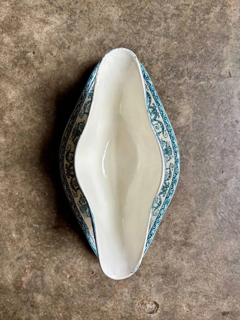 Saucière Léon Graves en terre de fer, service "Marie-Louise"