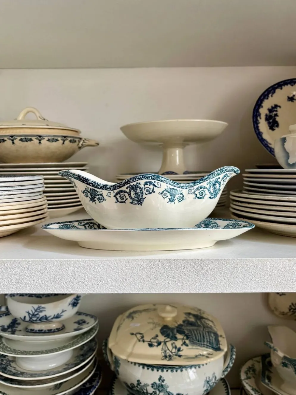 Saucière Léon Graves en terre de fer, service "Marie-Louise"