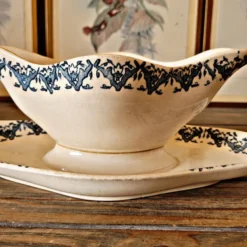 Saucière Longwy terre de fer Rhodes, fin 19 ème, décor bleu