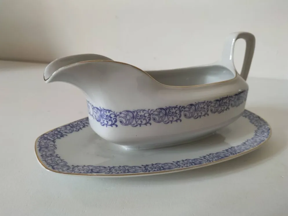 Saucière porcelaine Bavaria H.J.Co parme 1920–30