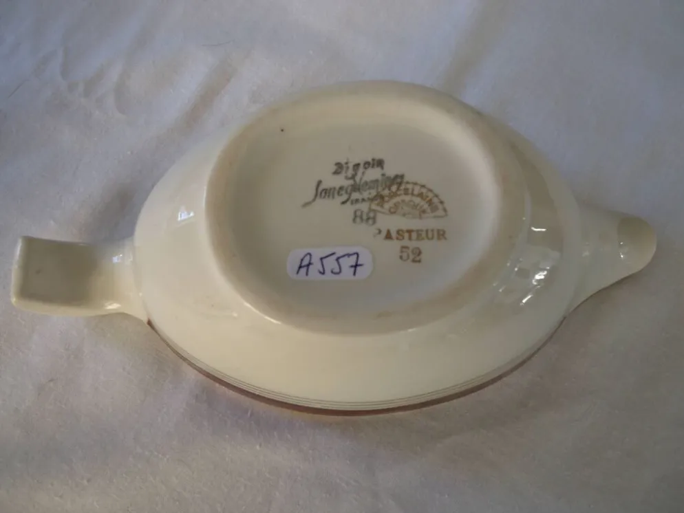 Saucière porcelaine opaque digoin sarreguemines modèle pasteur