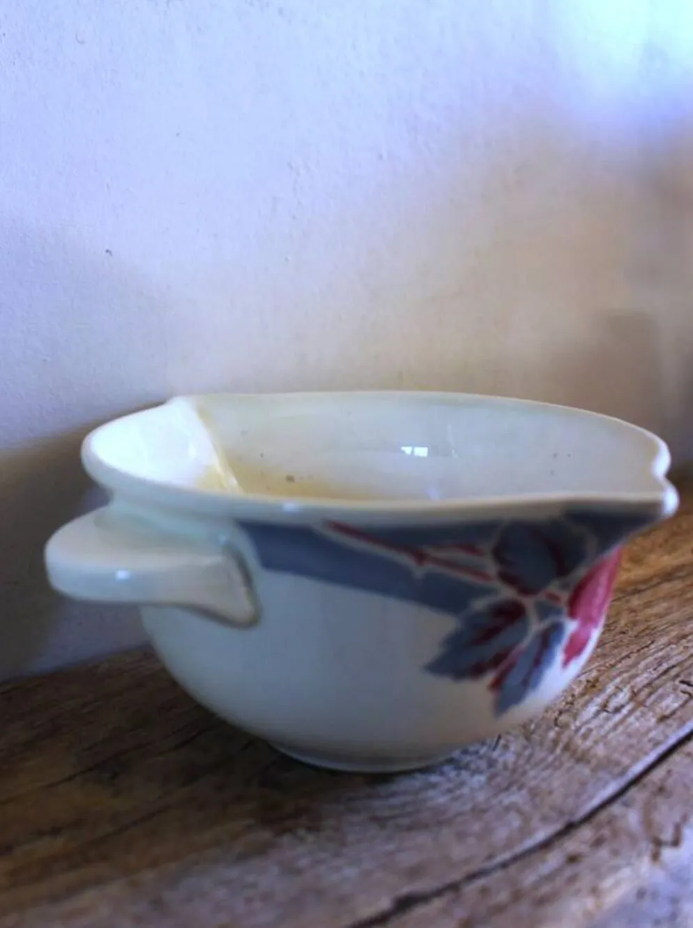 Saucière Rose rouge feuillage bleu Antinea Sarreguemines Art déco