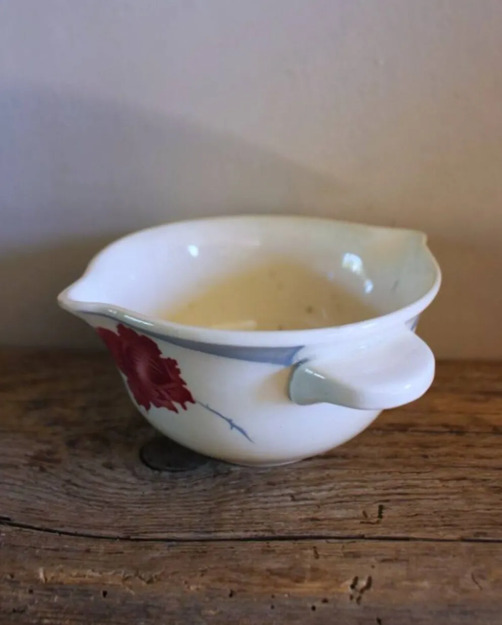 Saucière Rose rouge feuillage bleu Antinea Sarreguemines Art déco