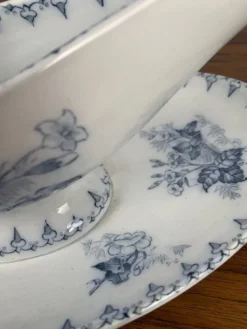 Saucière Sarreguemines U&C modèle Flore, XIXème s