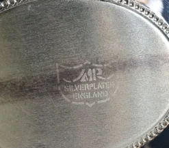 Saucière & son plateau en métal argenté "MR Silver Plated" made in England