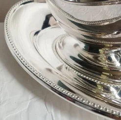 Saucière & son plateau en métal argenté "MR Silver Plated" made in England