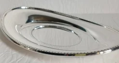 Saucière & son plateau en métal argenté 