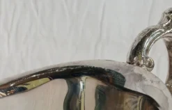 Saucière & son plateau en métal argenté 