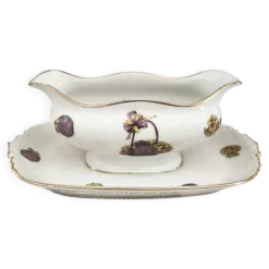 Saucière sur dormant en porcelaine de Limoges décor panier d'hortensias