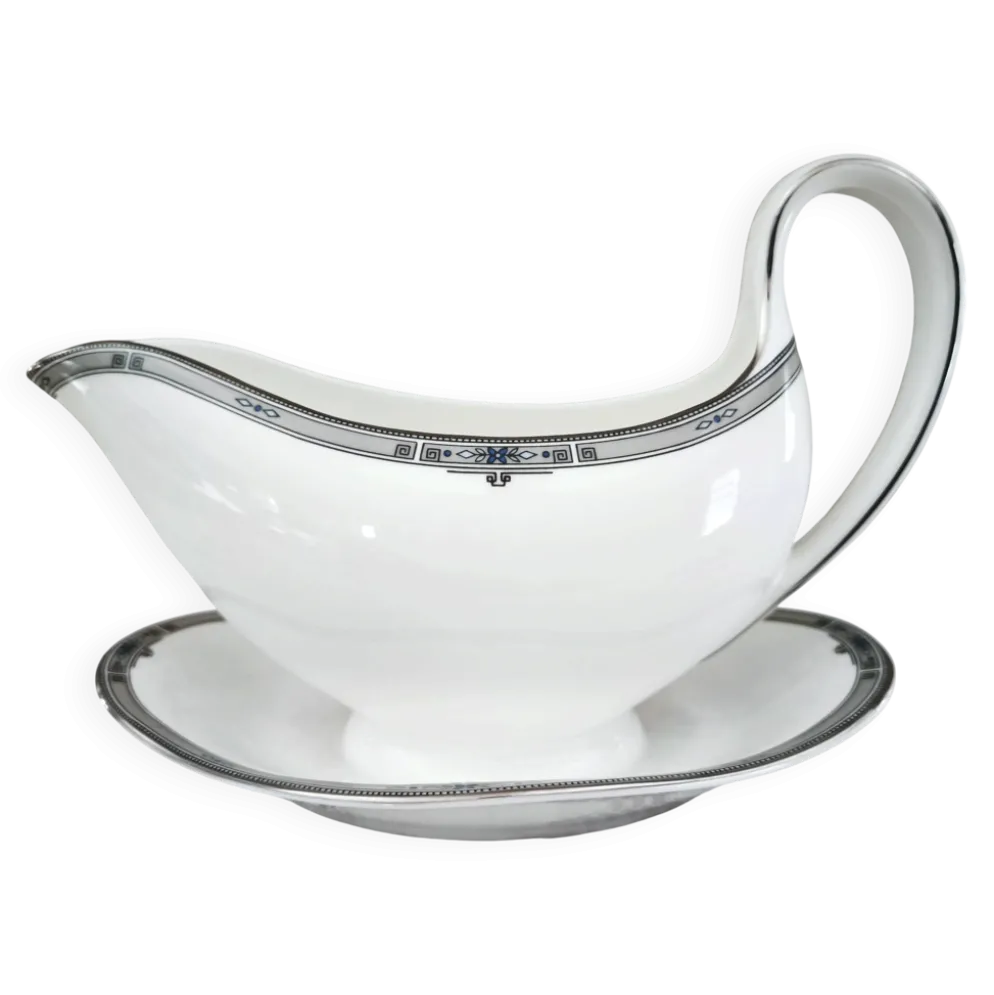 Saucière sur dormant en porcelaine anglaise Wedgwood modèle Amherst