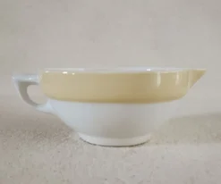 Saucière terre de fer années 1950-1960