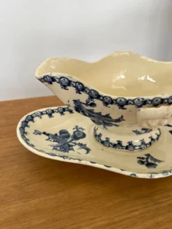 Saucière terre de fer « Chardon » signée GIEN
