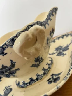 Saucière terre de fer « Chardon » signée GIEN