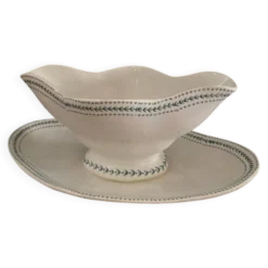 Saucière terre de fer modèle Lauriers.