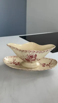 Saucière terre de fer rouge Gien modèle chèvrefeuille - terre de fer p