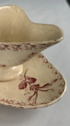 Saucière terre de fer rouge Gien modèle chèvrefeuille - terre de fer p