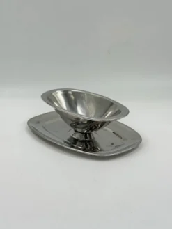 Saucière vintage en acier inoxydable avec plateau ovale intégré