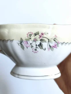Saucière vintage L'Amandinoise modèle Paola blanc crème fleurs