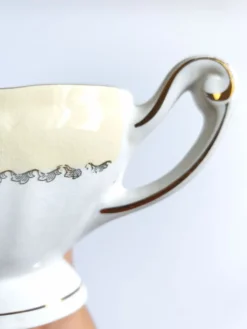Saucière vintage L'Amandinoise modèle Paola blanc crème fleurs